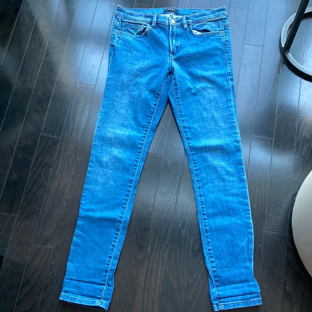 Theory medium wash , size 2 ( smaller 2) jeans